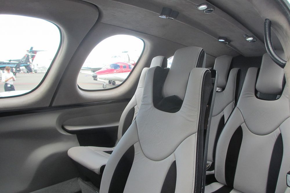 Cirrus_Vision_SF50_cabin_interior