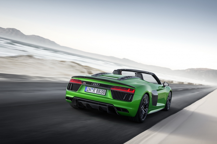 audi-r8-v10-spyder-plus-8-960×600