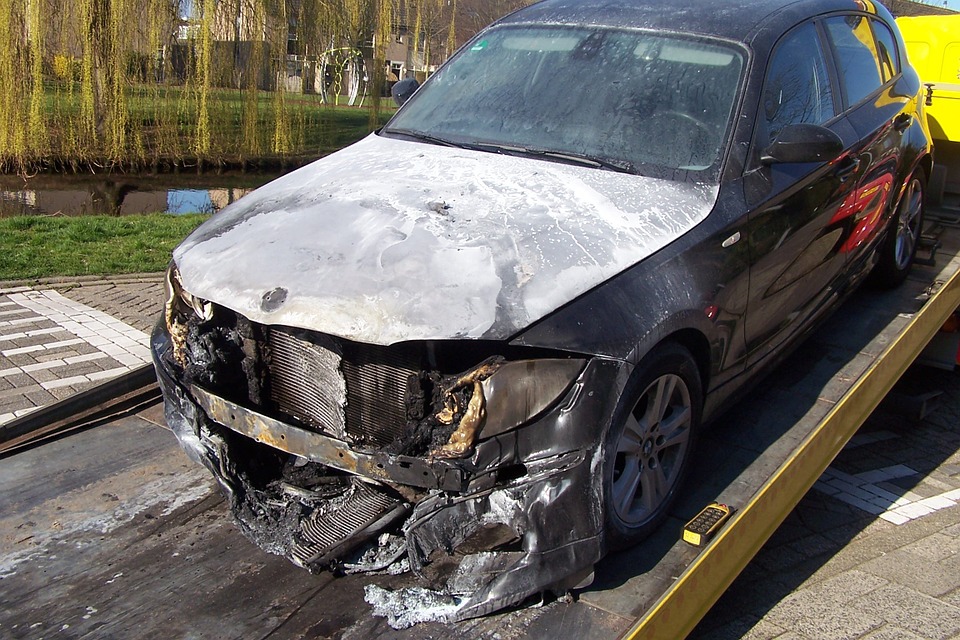 carro bmw fogo aquecimento