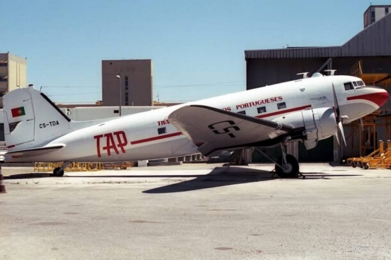 douglas-c-47a-skytrain-dc-3-da-tap-768×518