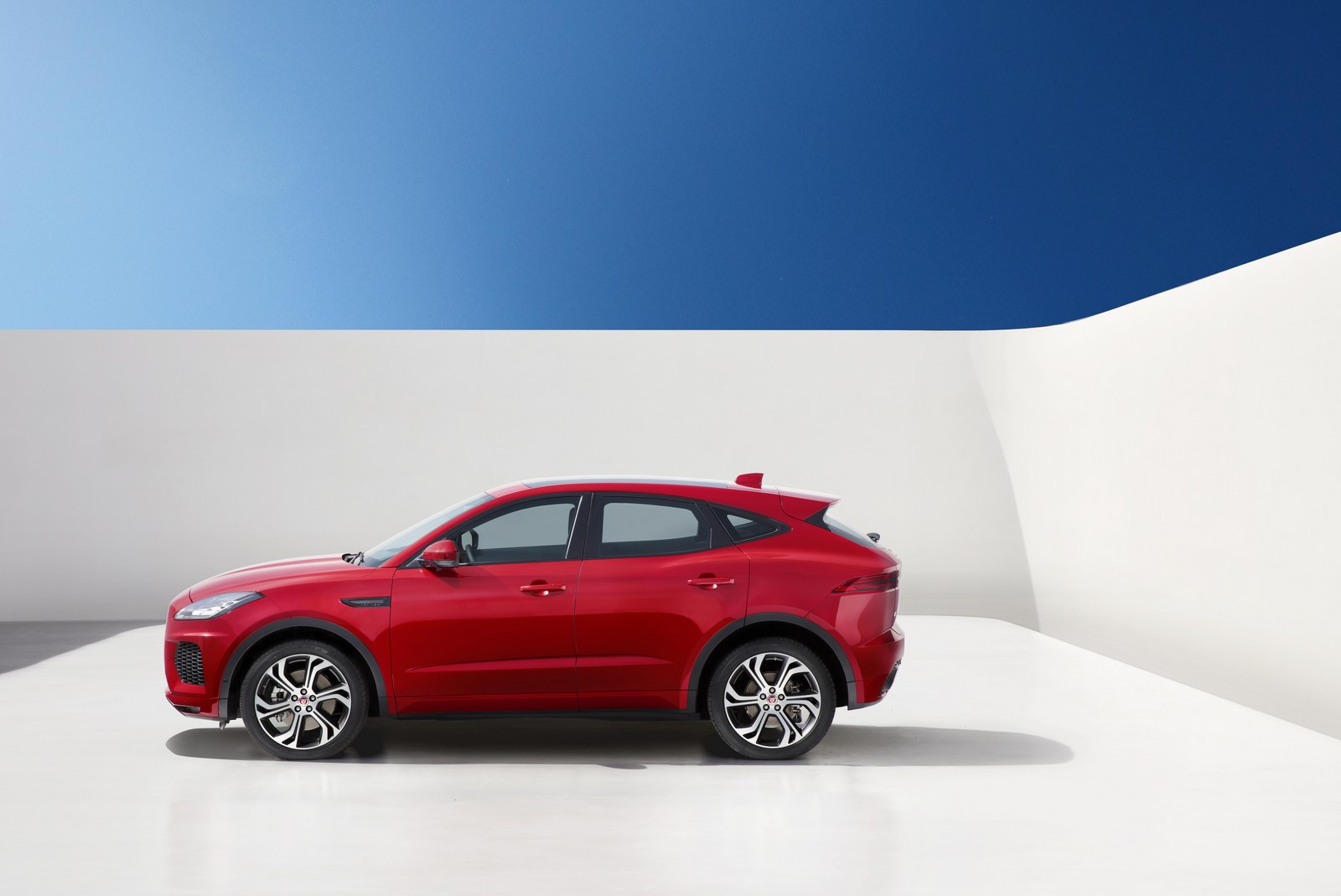 Jaguar E-Pace (18)