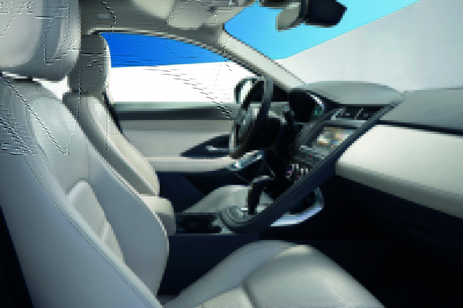 Jaguar E-Pace (27)