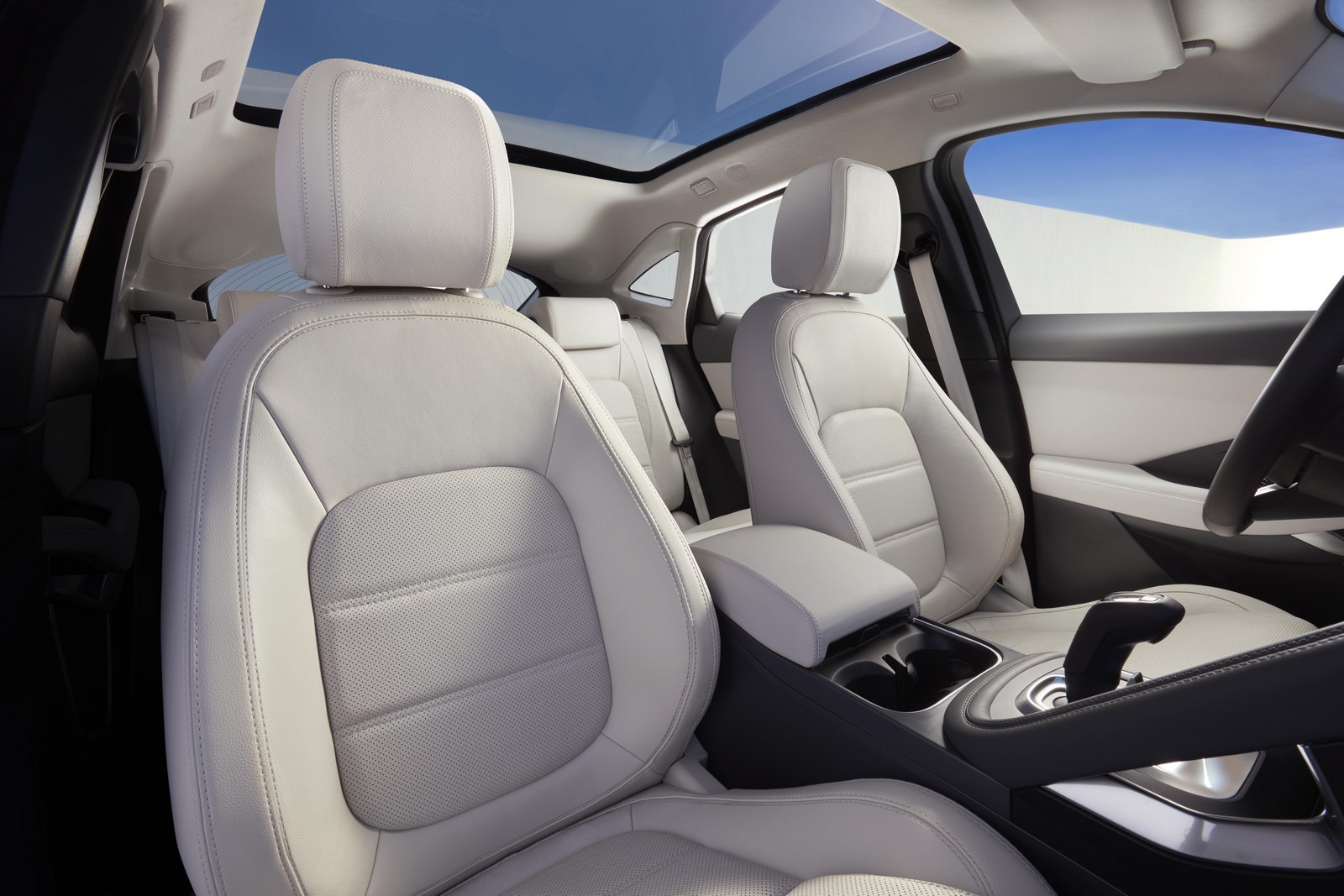 Jaguar E-Pace (29)