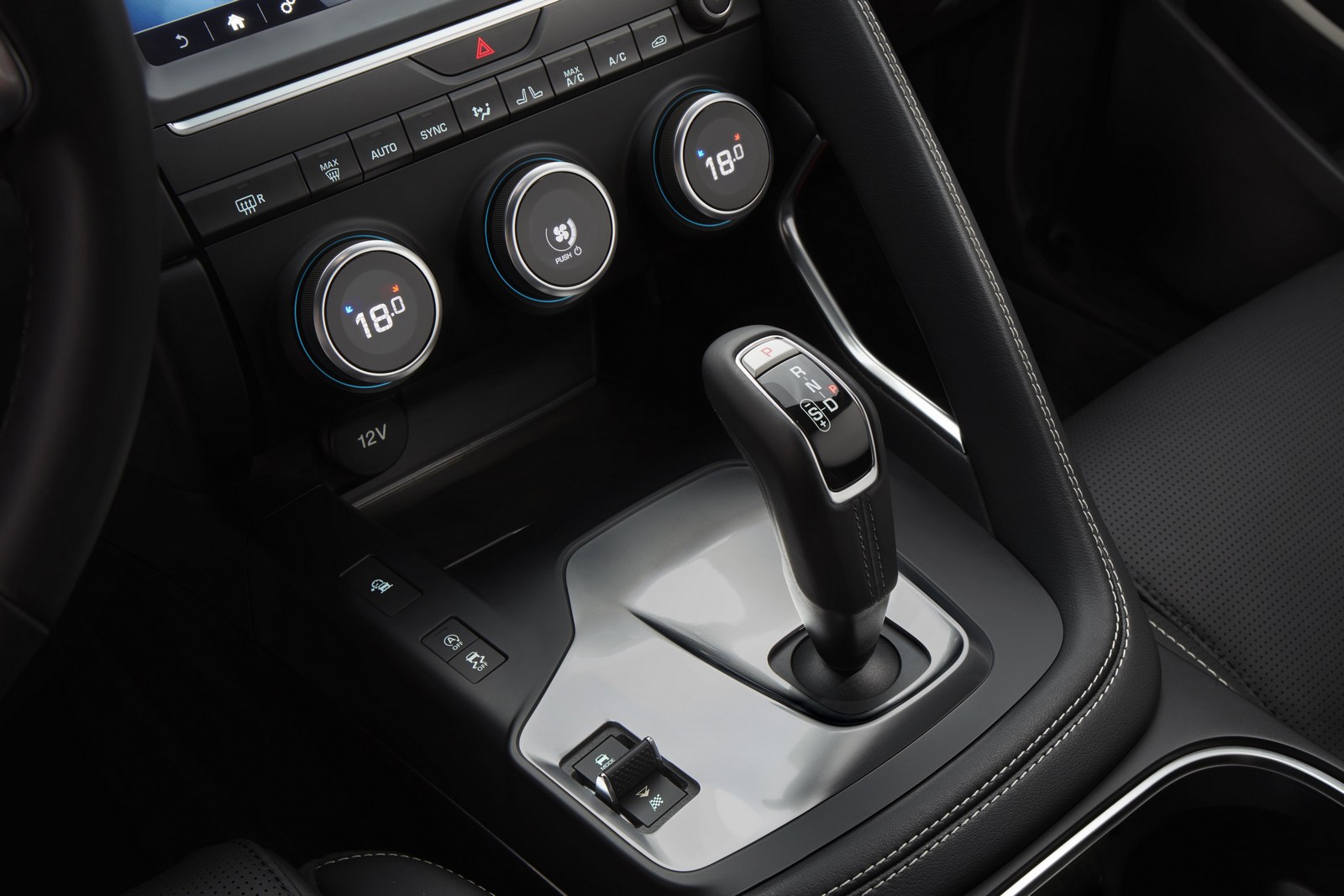 Jaguar E-Pace (38)