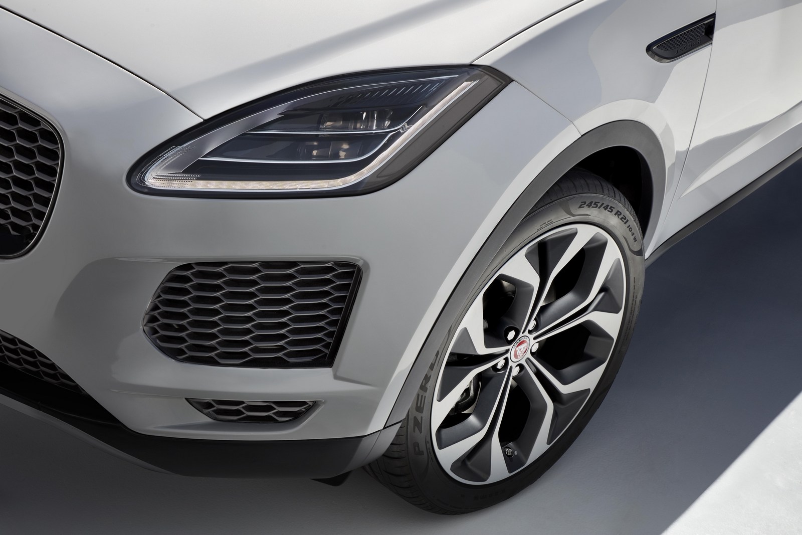 Jaguar E-Pace (73)