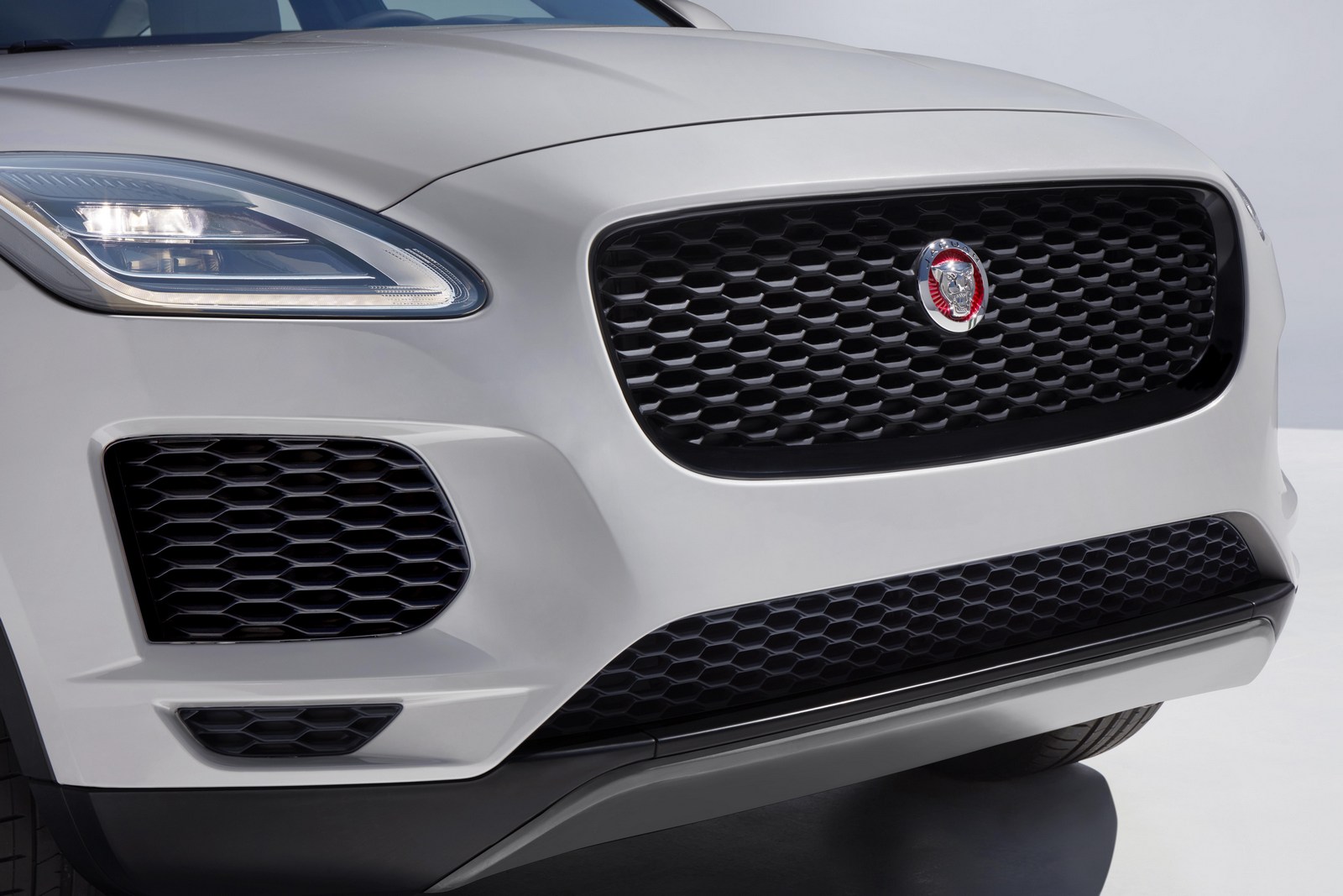 Jaguar E-Pace (76)