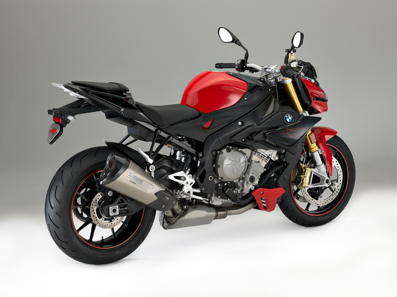 P90234139_highRes_bmw-s-1000-r-10-2016