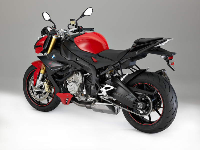 P90234140_highRes_bmw-s-1000-r-10-2016