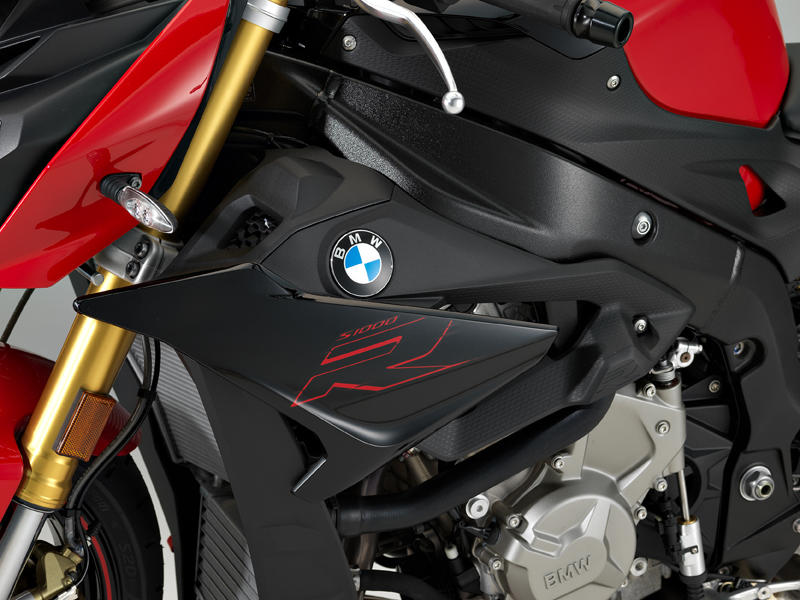 P90234159_highRes_bmw-s-1000-r-10-2016