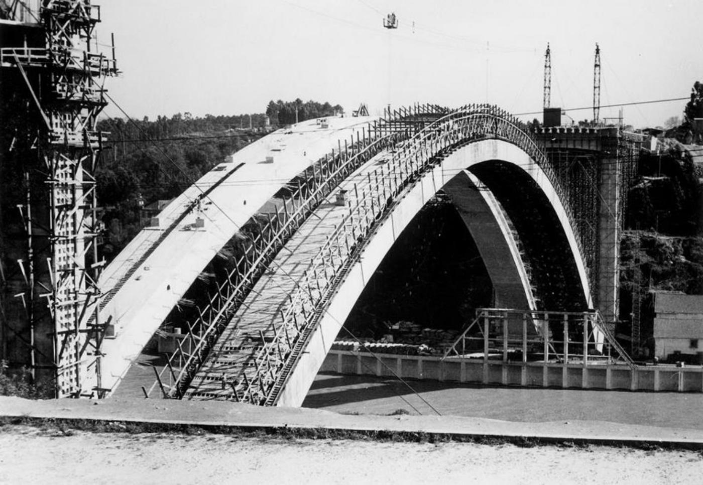 Ponte Arrabida_construcao