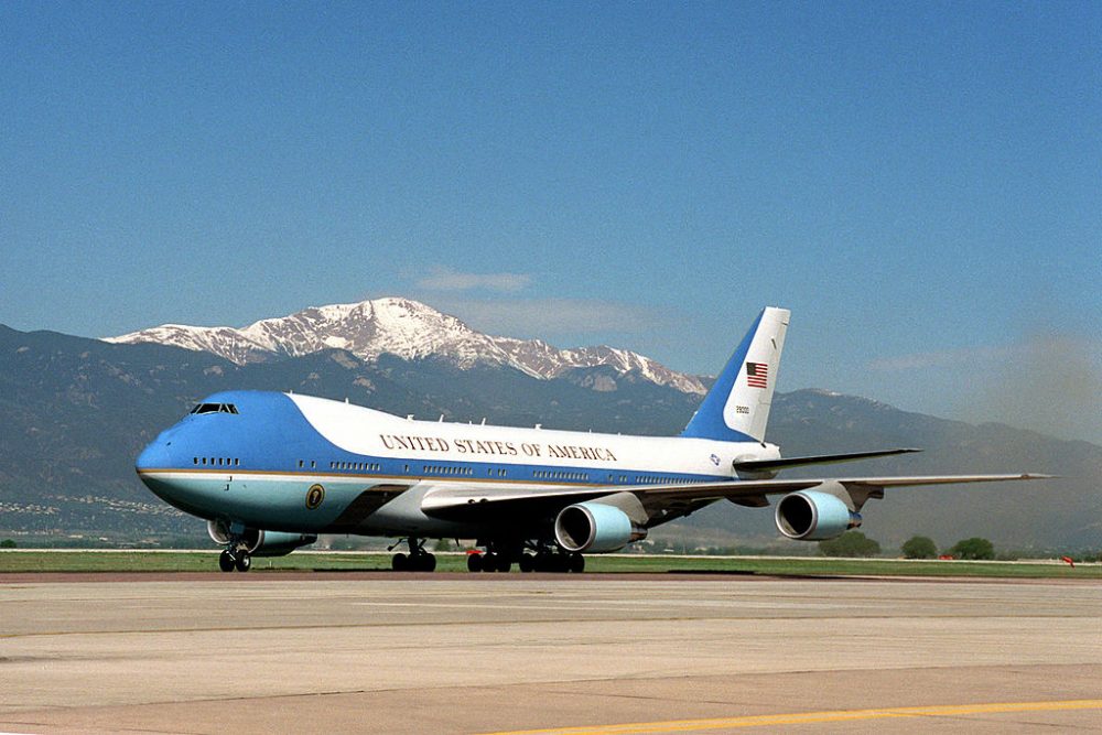 Air_Force_One_on_the_ground