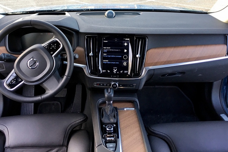 volvo-2396037_960_720