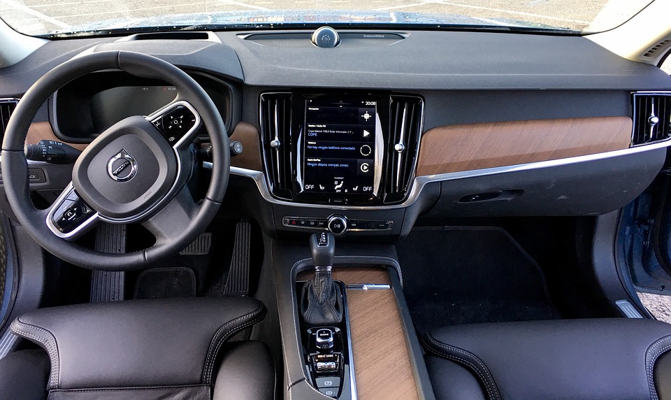 volvo-2396037_960_720