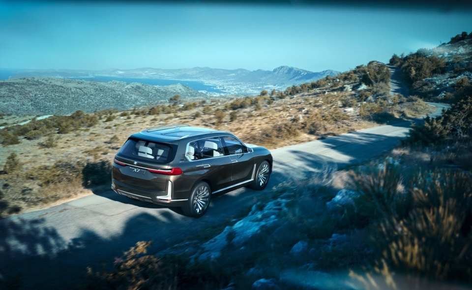 BMW-X7-iPerfomance-Concept-10-960×600