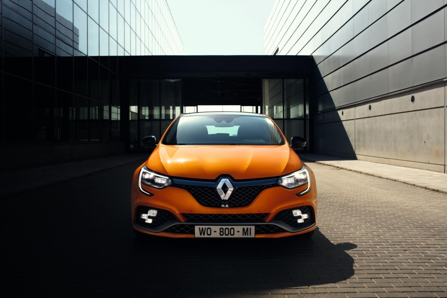 EMBARGO-120917-08h50-UK-New-Megane-RS-BFB-Frankfurt-Reveal-300817-11-960×600