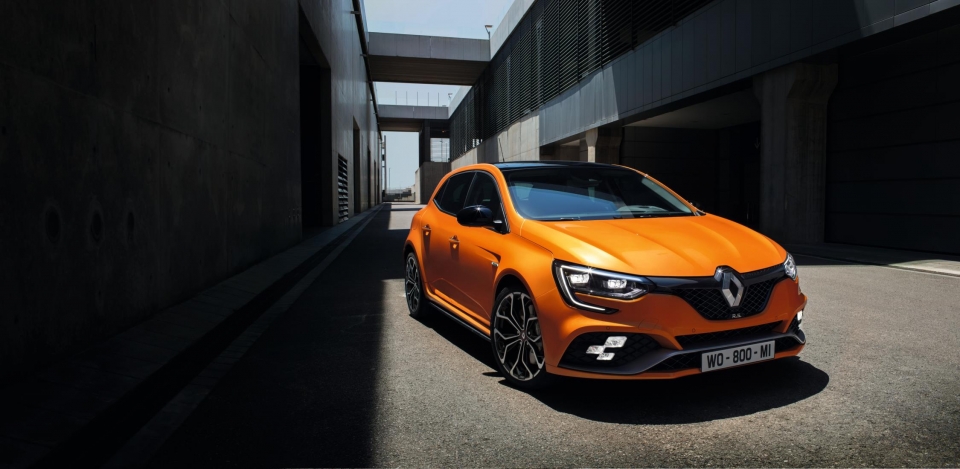 EMBARGO-120917-08h50-UK-New-Megane-RS-BFB-Frankfurt-Reveal-300817-13-960×600