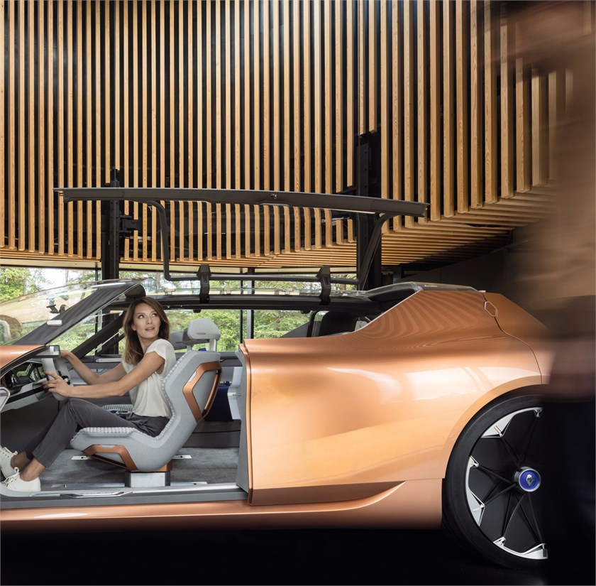 2017 – Renault SYMBIOZ
