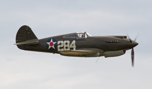 2 curtiss_p-40b_41-13297_4-640×376