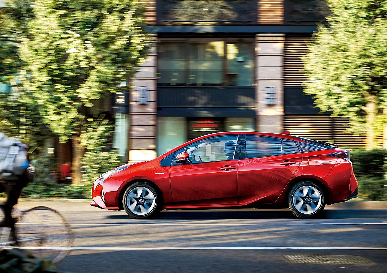 13_4th_PRIUS_01_s