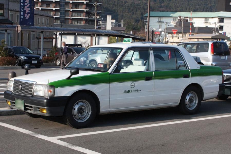 Japão-Toyota-Comfort-Crown-960×600