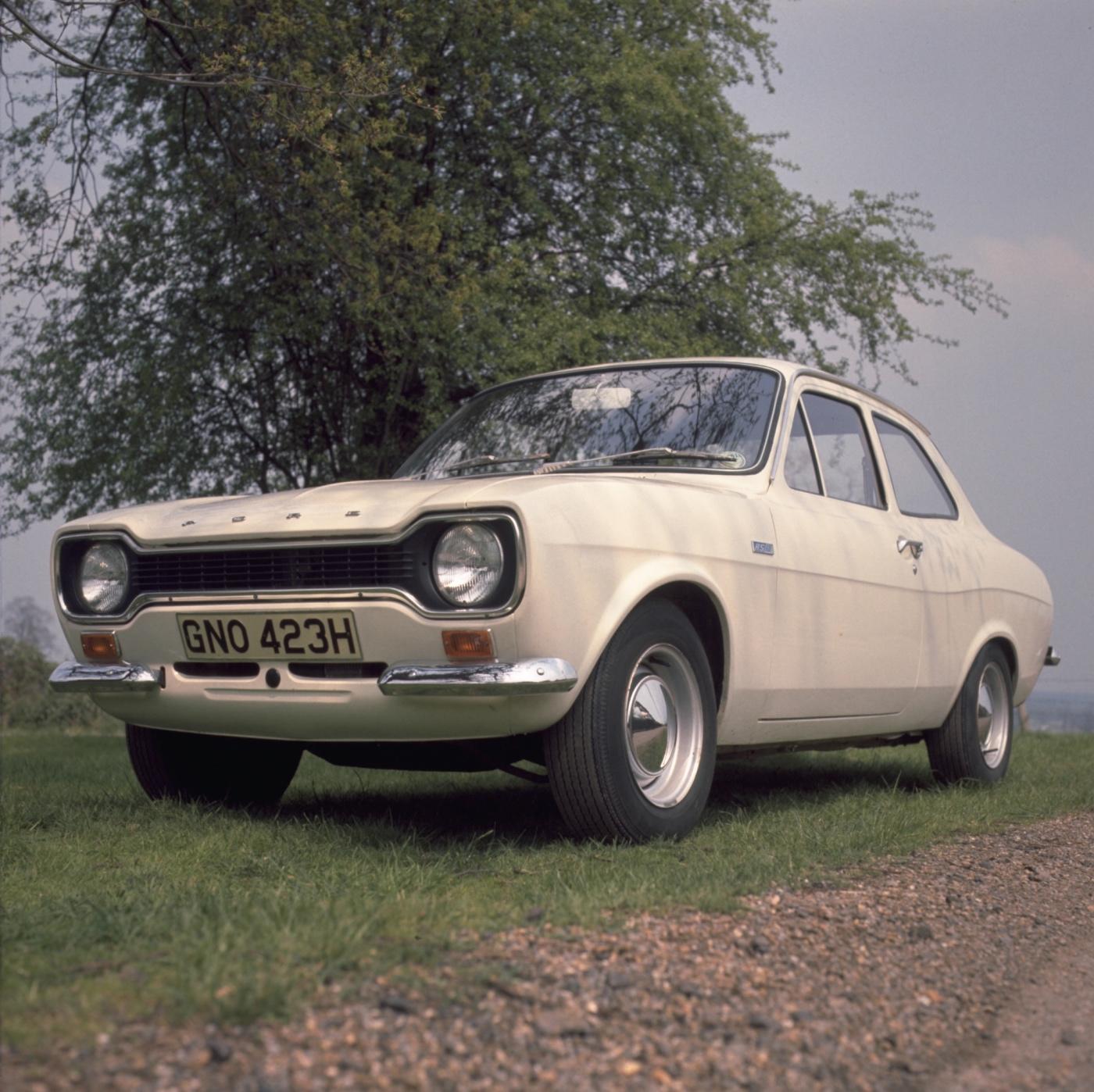 001_escortrs16001970