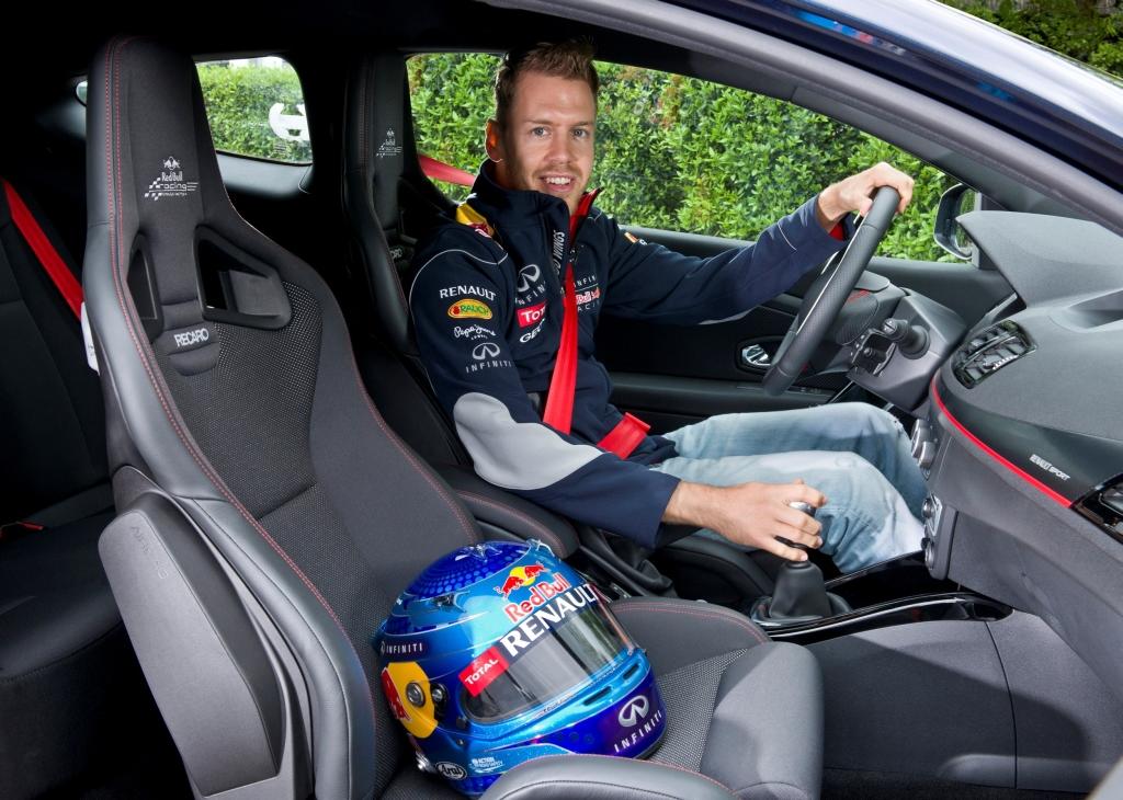 17 Renault RS Red Bull Racing RB8