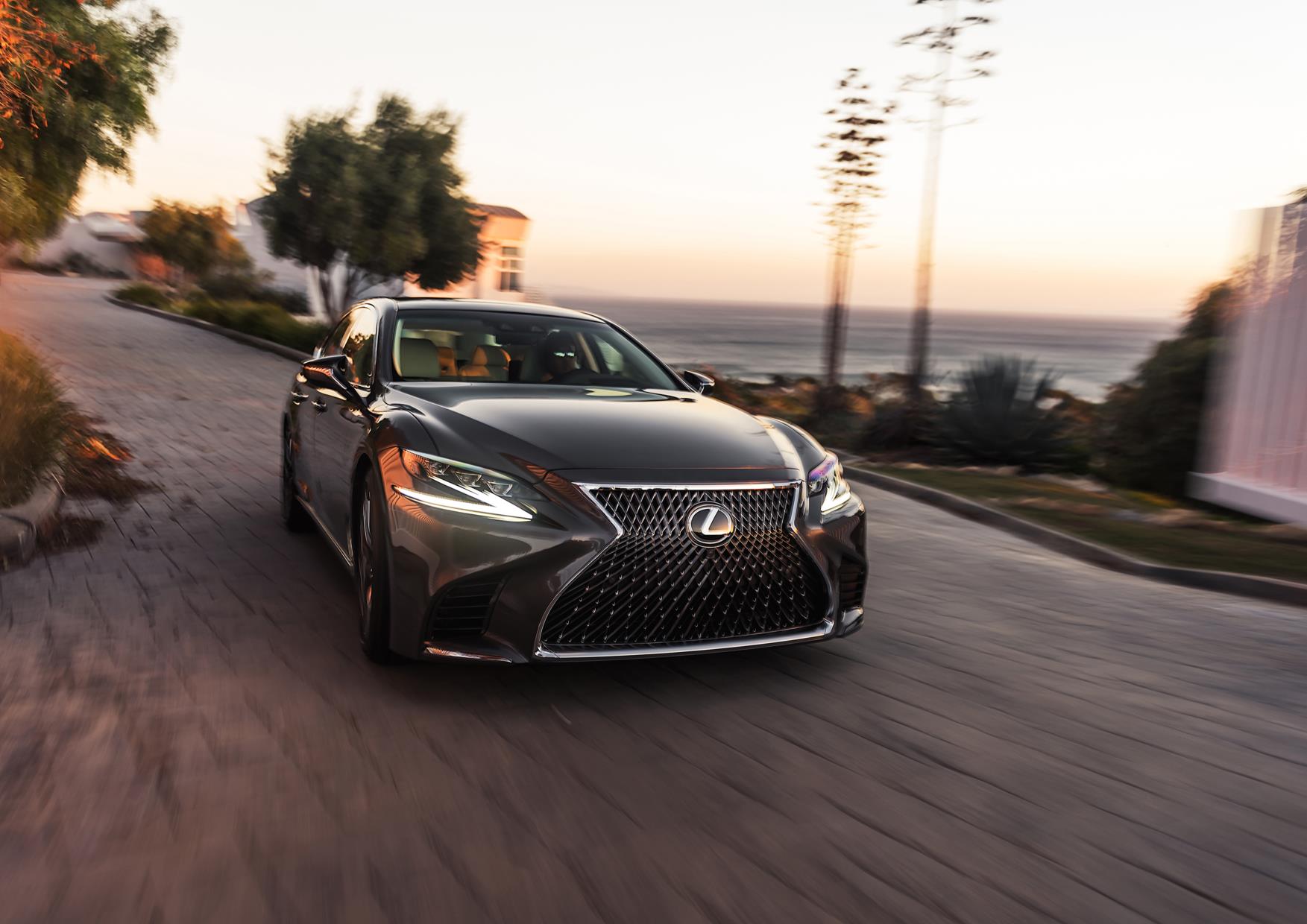 2017_NAIAS_2018_Lexus_LS_500_010_14E111D33F29DE7D6CE64E0F041715887479F6D5