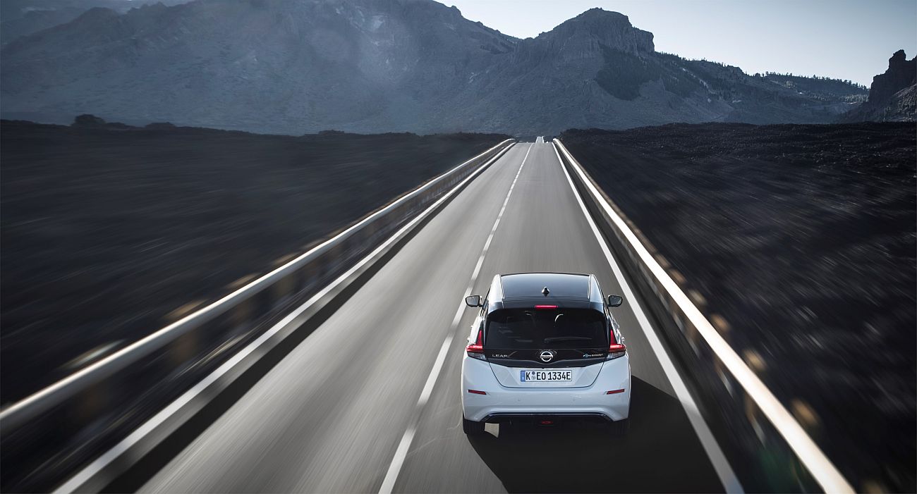 426214055_The_new_Nissan_LEAF_the_world_s_best_selling_zero_emissions_electric