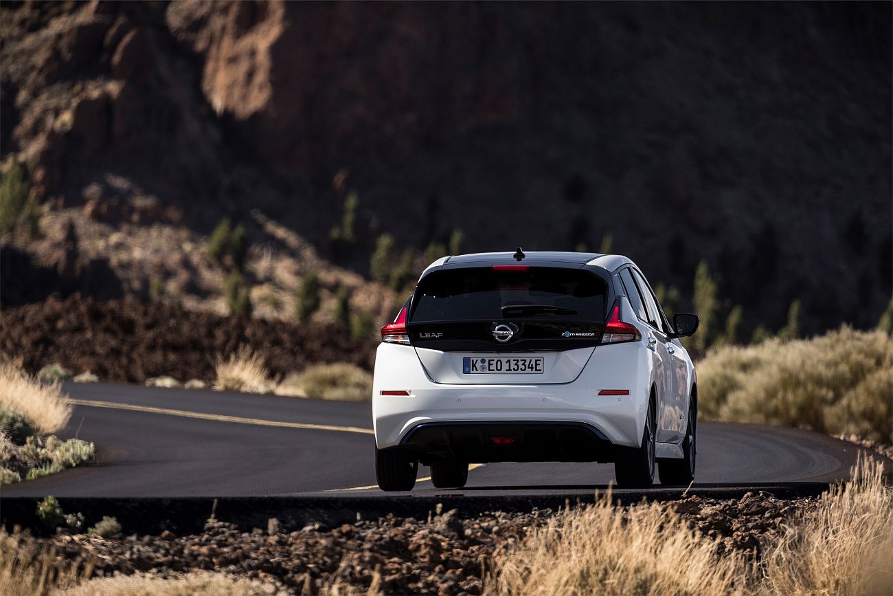 426214066_The_new_Nissan_LEAF_the_world_s_best_selling_zero_emissions_electric