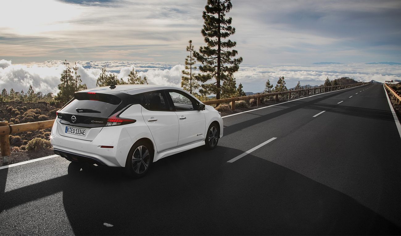 426214094_The_new_Nissan_LEAF_the_world_s_best_selling_zero_emissions_electric