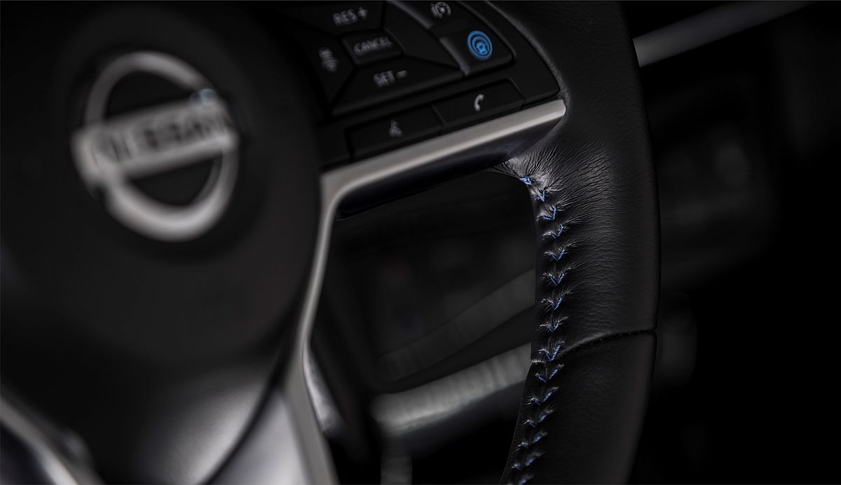 426214140_The_new_Nissan_LEAF_the_world_s_best_selling_zero_emissions_electric