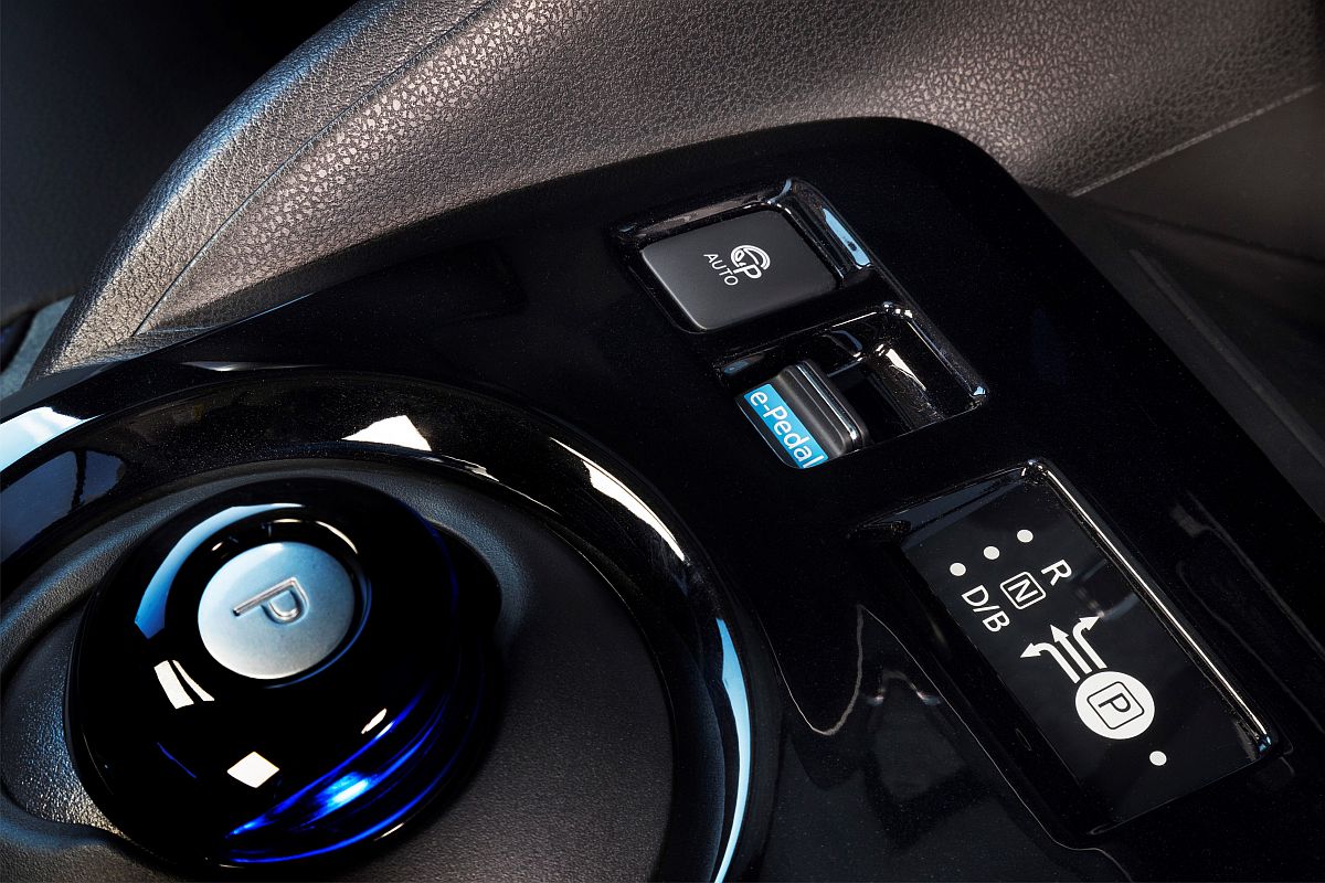 426214977_The_new_Nissan_LEAF_the_world_s_best_selling_zero_emissions_electric