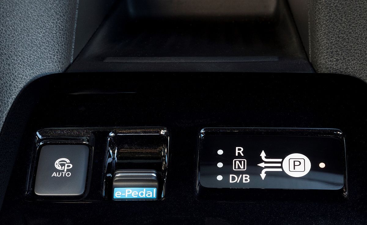 426214979_The_new_Nissan_LEAF_the_world_s_best_selling_zero_emissions_electric