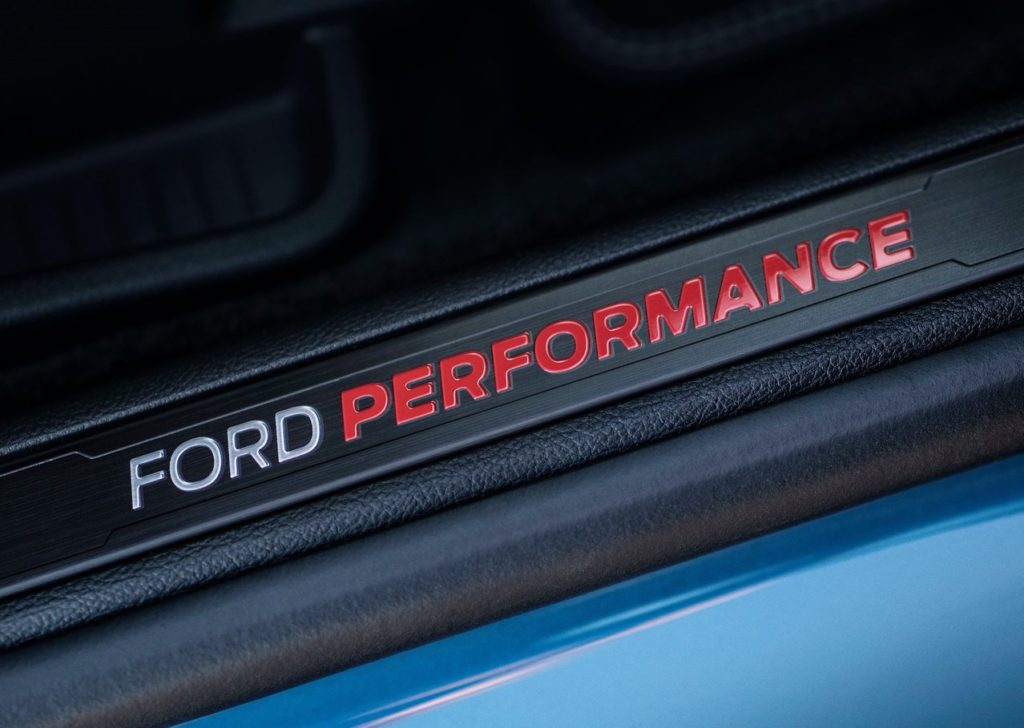Ford-Edge_ST-2019-1280-07-1024×728