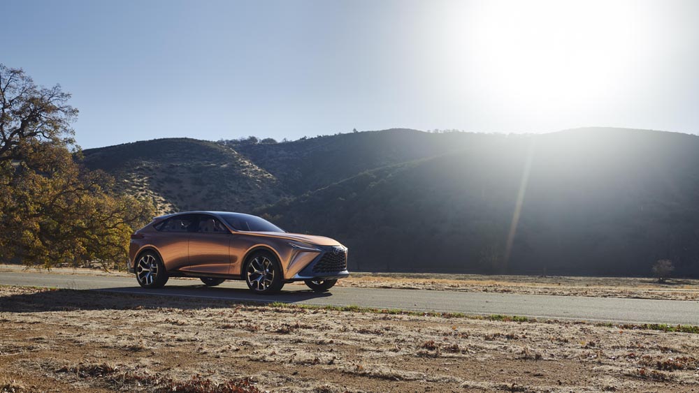 Lexus_LF1_Limitless_03_EE124A757152D7591AF4640351CFC4EE95FF186C_tn