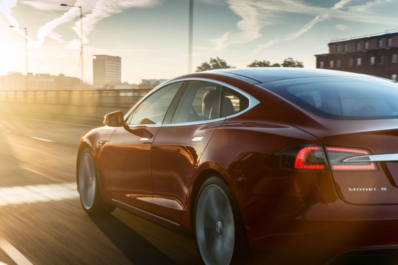 Tesla model s (1)