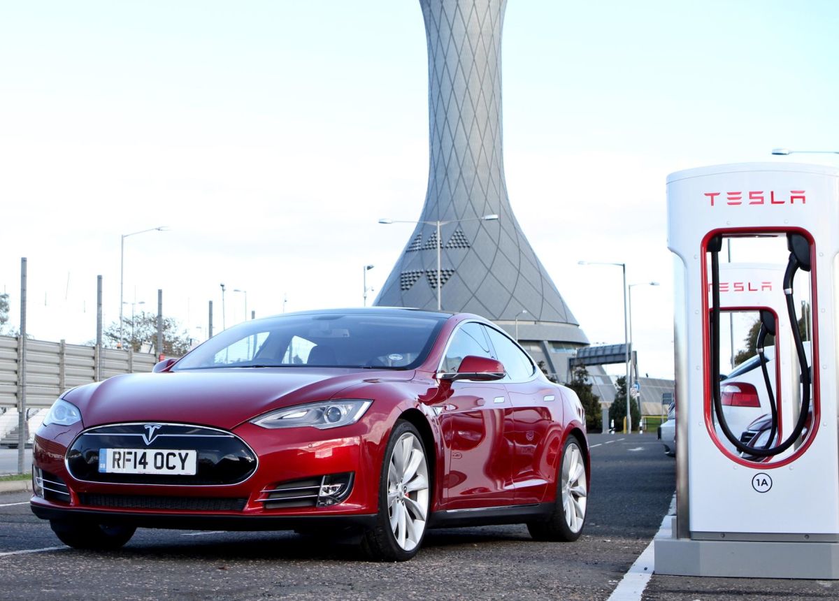 Tesla model s (2)