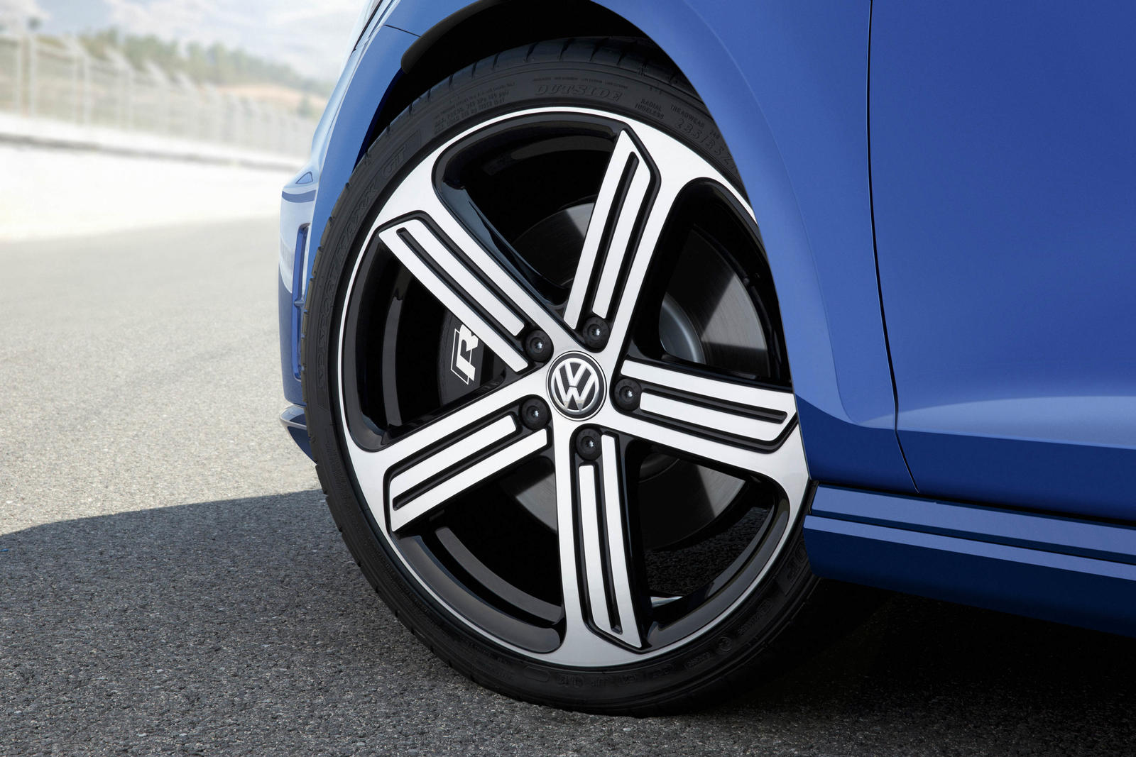 Volkswagen_Golf_R_10_dez_2015
