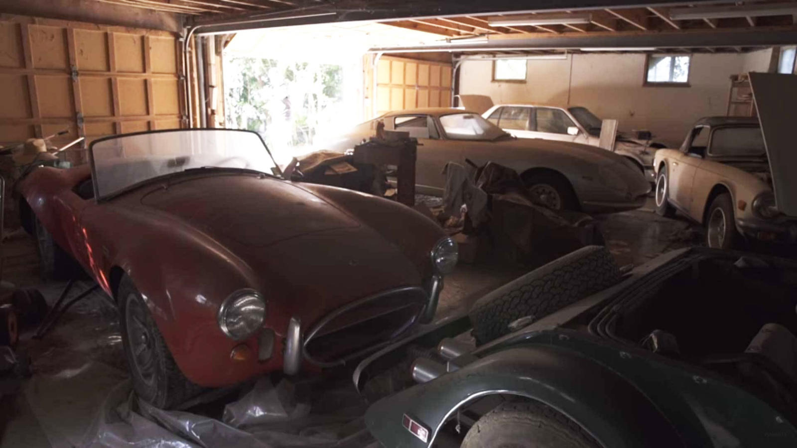4m-cobra-ferrari-barn-find_12