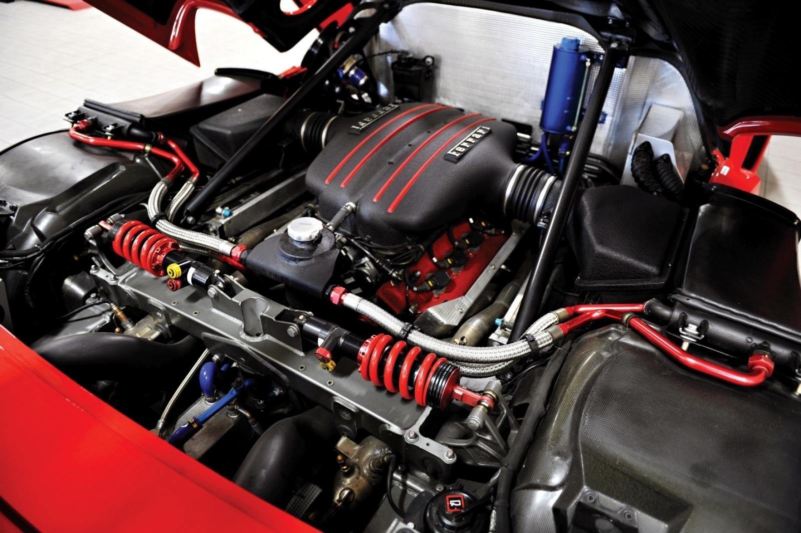 RM-Monterey-Preview-2006-Ferrari-FXX-Evoluzione-22