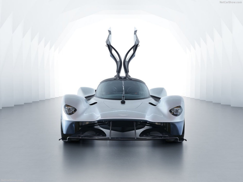 05-Aston_Martin-Valkyrie-2018-1280-0c-960×600