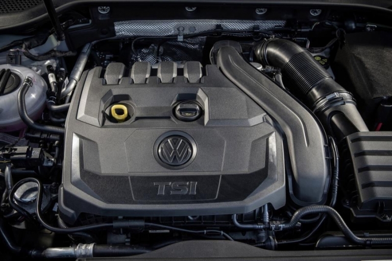 1 Volkswagen-Golf-1-5-TSI_02-960×600