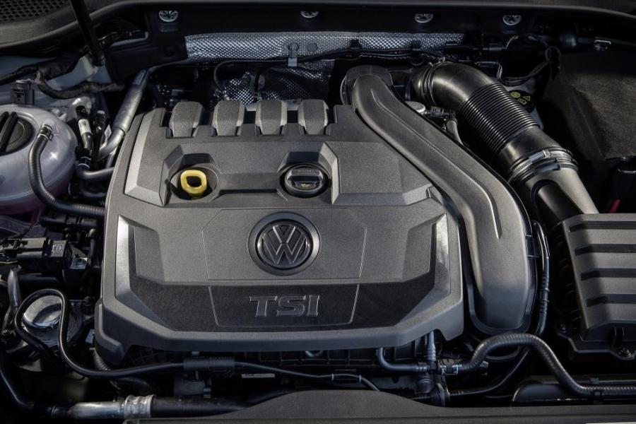 1 Volkswagen-Golf-1-5-TSI_02-960×600