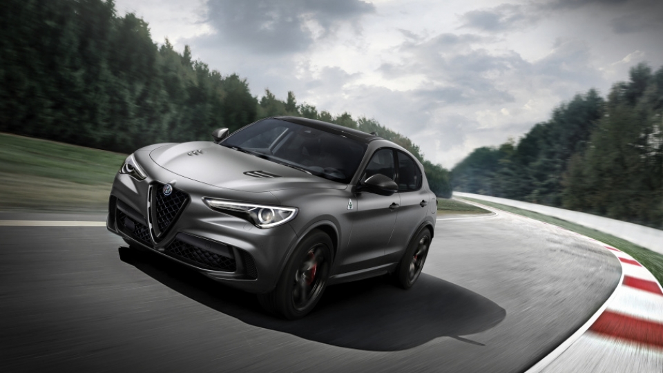 1-alfa-romeo-fronte-ok-reale-2-carbonio-ok-1-960×600