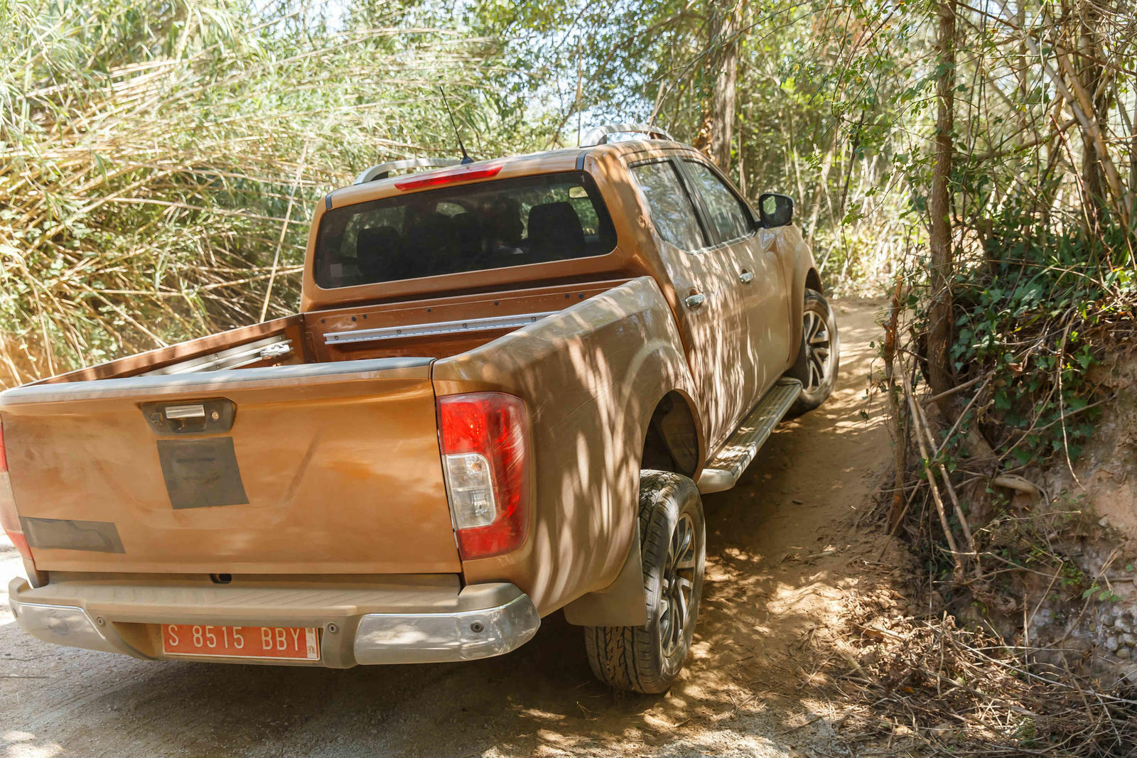137228_The All-New Nissan Navara_ Raising the bar for style and performance in the(1)