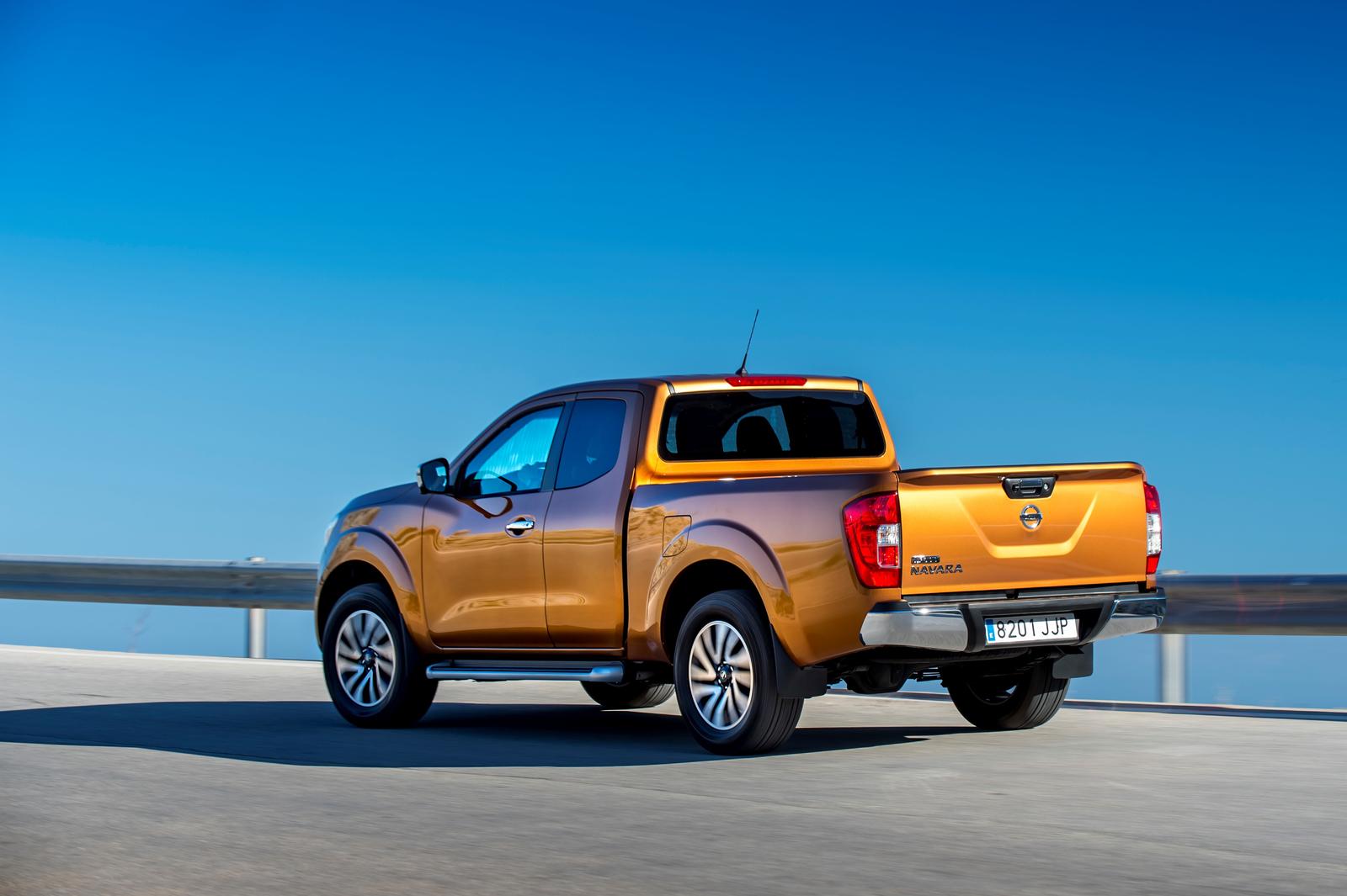 139539_Nissan Navara King Cab (_)