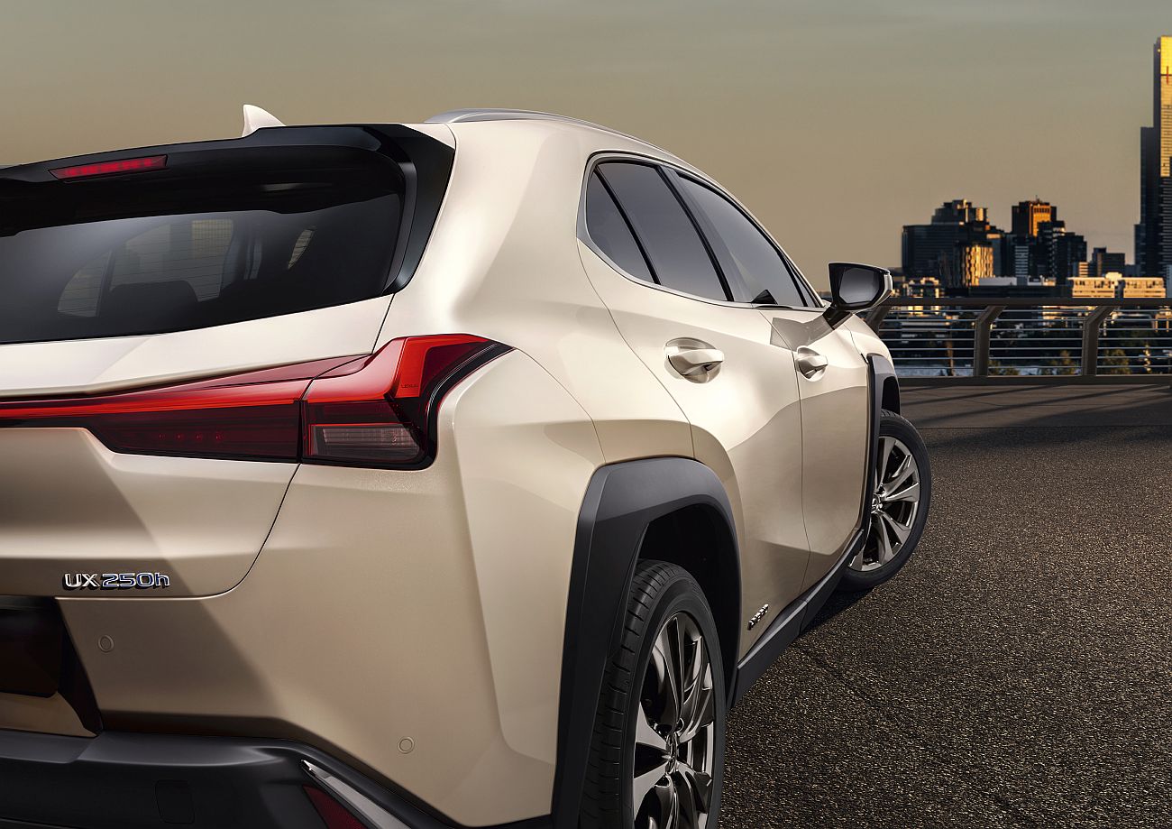 2018lexus-ux-fsport-loc-dh-10