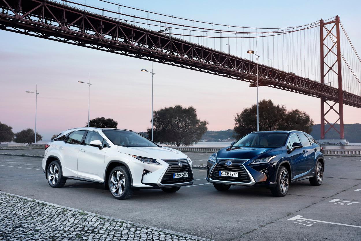 27 LEXUS_RX_56