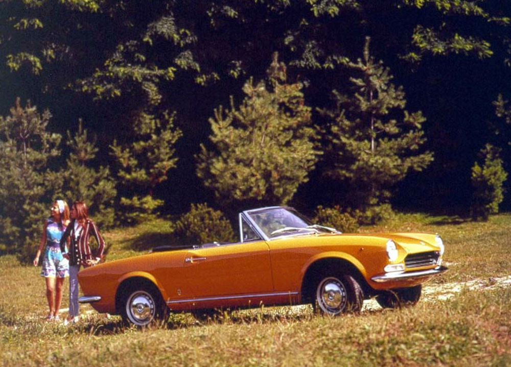 4 Fiat-124-Spider