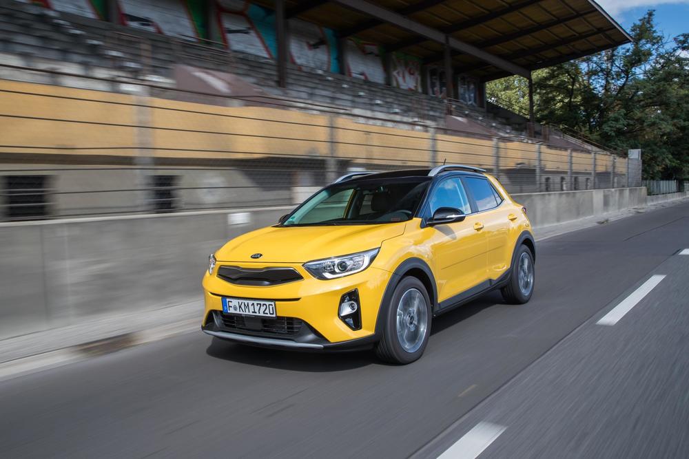 6 Kia-Stonic